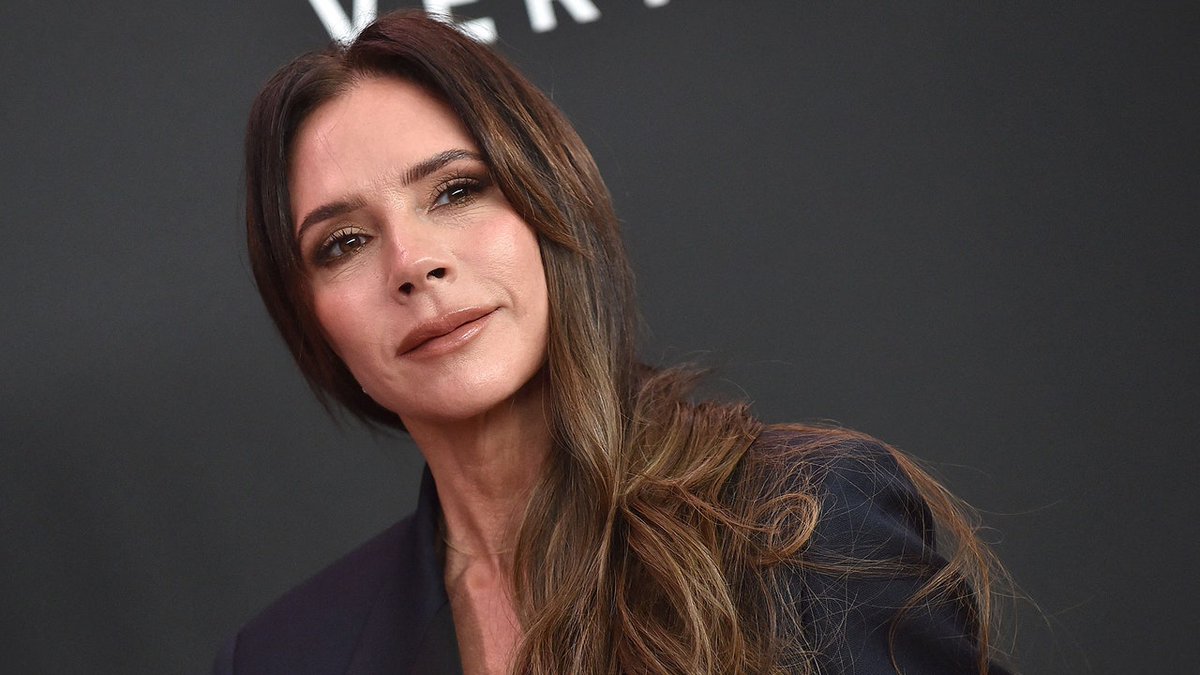 Victoria Beckham has cut her long hair back into a Posh Spice bob dlvr.it/TCmKhv