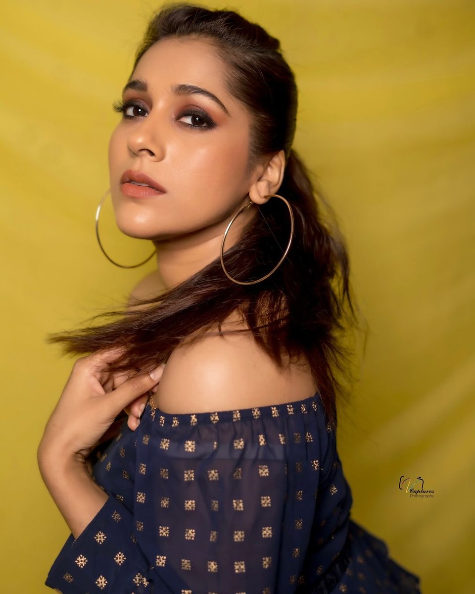 tollywoodboost's tweet photo. Telugu TV Actress Rashmi Gautam Photos in Blue Gown https://t.co/zYj1YLGv19 https://t.co/EWIZmR3ezT