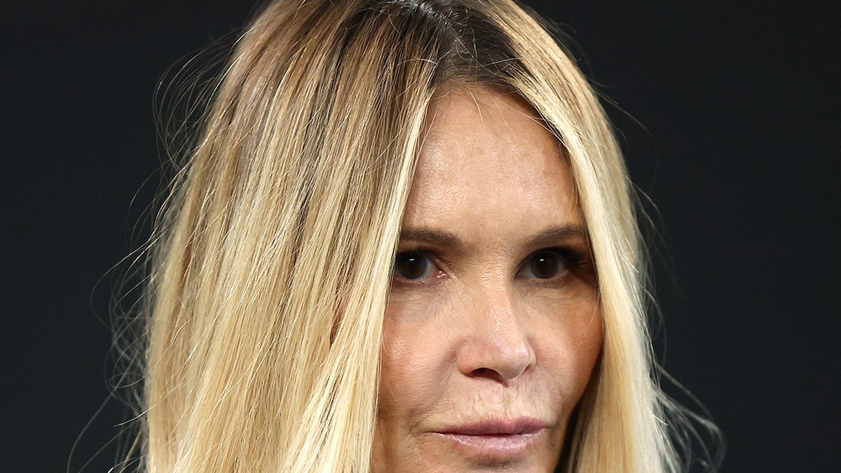 iamdjdeeze's tweet photo. Elle Macpherson Reveals Secret Cancer Battle &amp; Decision to Refuse Chemo https://t.co/PUlUopOiye https://t.co/9qaNd6TYNz