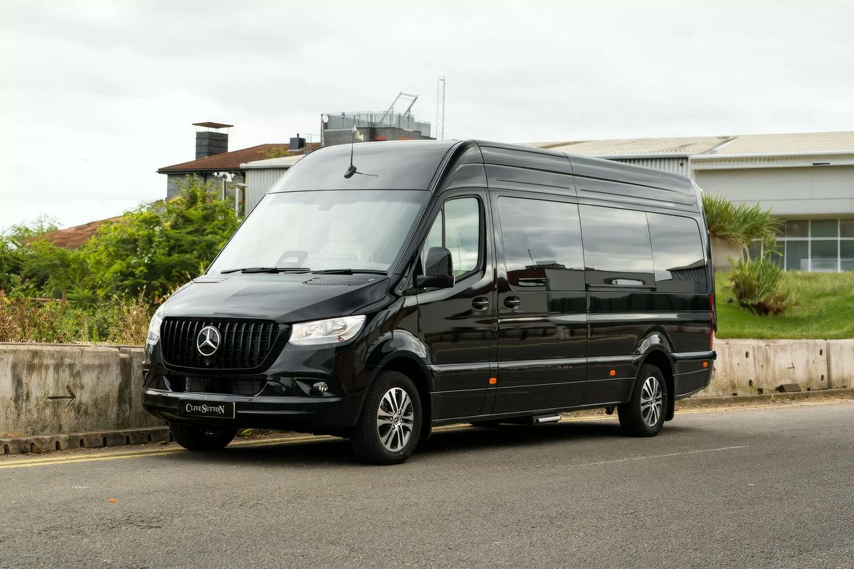 MadridMotorS's tweet photo. (1/3) New Mercedes Sprinter by Clive Sutton, la compañía especializada en limousinas y vehículos especiales para hoteles, casinos y un largo etc nos demuestra ahora de lo que es...#mercedes #sprinter #clivesutton #limoussine #luxurycars #minivan #FelizMartes #FelizMartesATodos https://t.co/6mN6NFgZSU