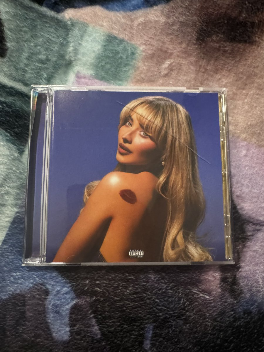 invisiblelexxx's tweet image. Hi! Giving away a signed Sabrina Carpenter CD only thing is it came cracked so I’m sorry about that but otherwise it’s perfect and beautiful.

Rules:
Comment fav song from album
Retweet+like
Follow me if not🫶🫶

Thank you all and good luck!!!!!💙💙💙