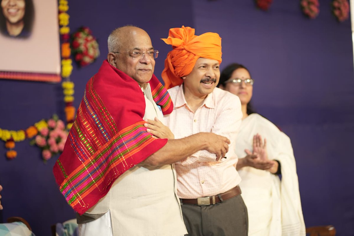 spunivgujarat's tweet image. અખિલ ભારતીય સાહિત્ય પરિષદનાં ગુજરાત પ્રાંતનાં અધ્યક્ષ તરીકે સરદાર પટેલ યુનિવર્સિટીનાં કુલપતિ પ્રોફે.ડૉ.નિરંજન પટેલની વરણી થઈ છે.

#SPU #SPUpdate #SPU2024 #VVNagar