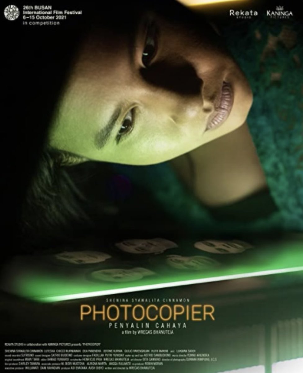 Photocopier 

6.8/10

Endonezya yapımı ve polisiye gerilim tarzında olan bu film, süresi oldukça uzun olmasına rağmen gizemli haliyle seyirciyi başında tutmayı başarıyor. Yönetmenin ilk uzun metrajlı yapımı olmasına karşın bence başarılı olmuş. Olayın geçtiği bölge olan