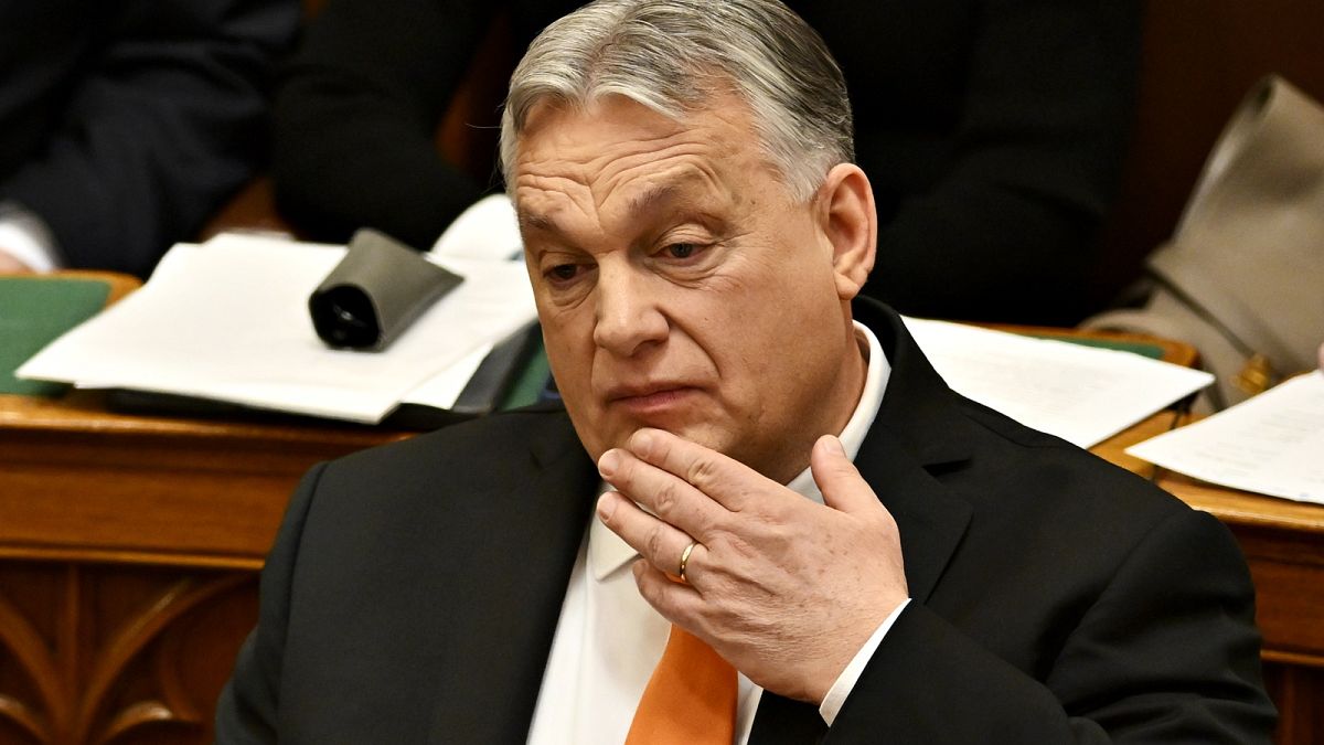 La Hongrie refuse de payer l'amende de 200 millons d'euros pour non-respect du droit d'asile <a href="/j_lepavous/">Joël Le Pavous</a> dlvr.it/TCmB1S