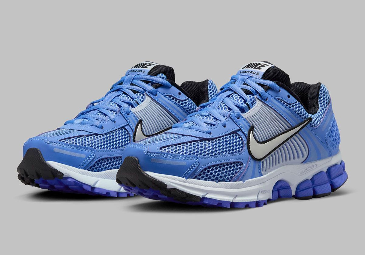 JustFreshKicks's tweet image. Official Look at the new Nike Zoom Vomero 5 “Royal Pulse” 🫐 bit.ly/3QH8v4c