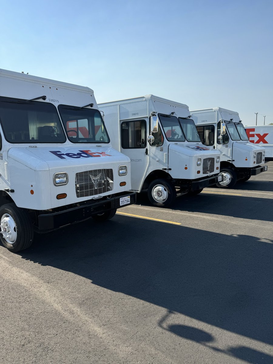 DakotaSemler's tweet image. More trucks headed out for delivery to ISP customers.  #evs #commercialev #fleets #comvec $xos