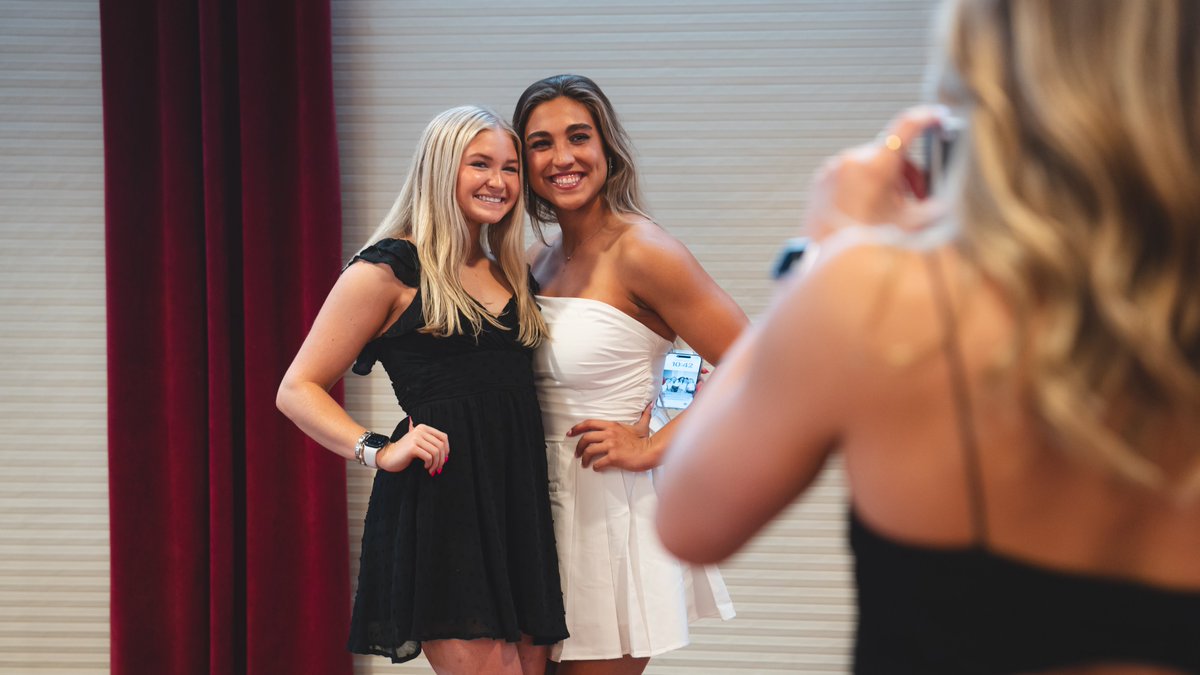 OU_WGymnastics's tweet photo. When the whole squad gets back together >>>> https://t.co/NlzlSKiZ9R