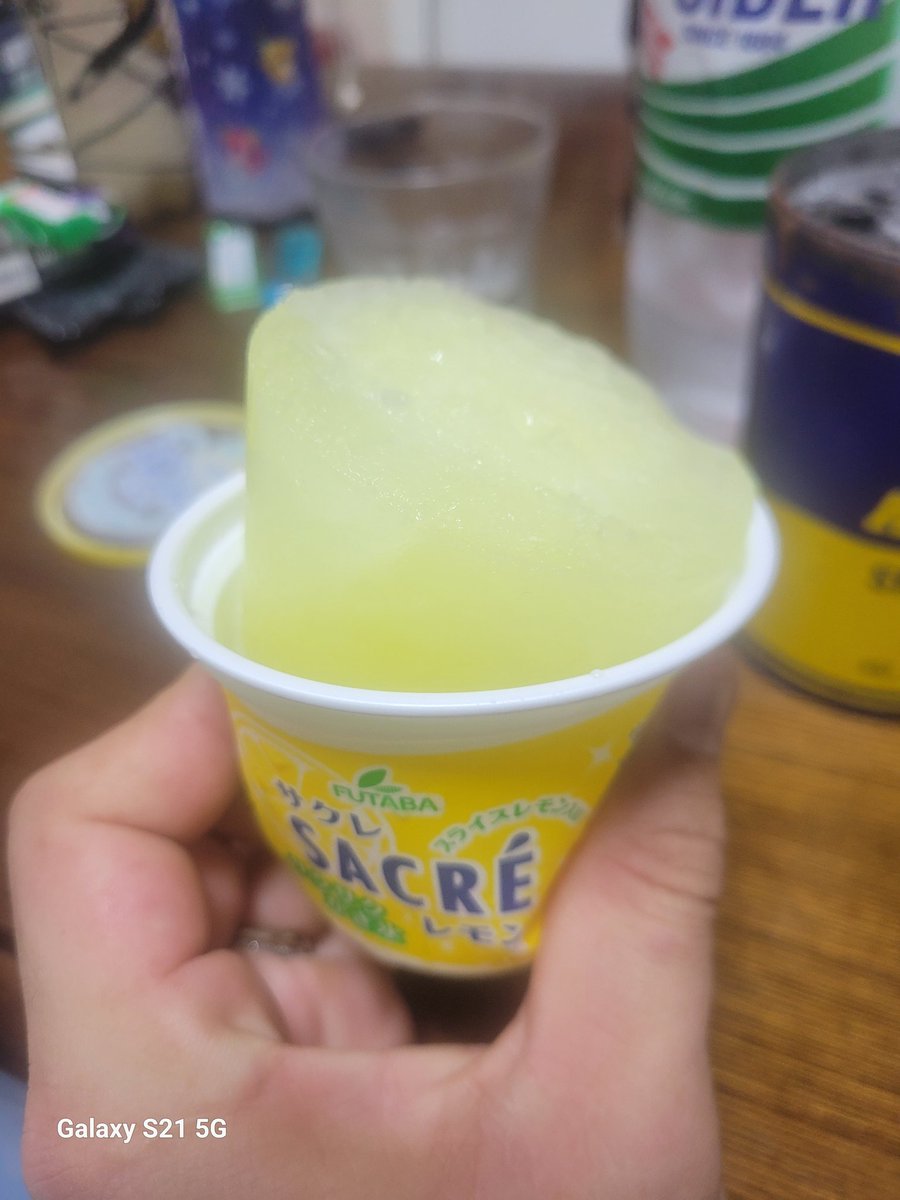 vitzncp's tweet photo. 今日は、サクレ食べれない😅

かき氷機械いるかな？ https://t.co/P4XiBQJvX5