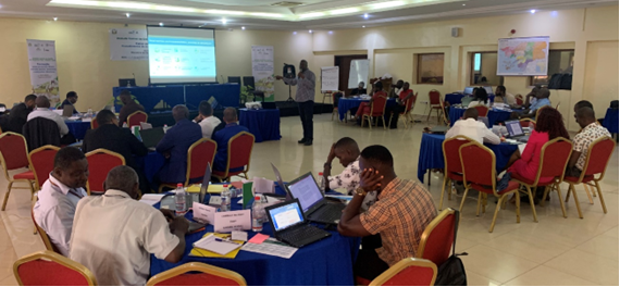 FIDAfriqueOuest's tweet photo. Une trentaine de représentants des unités de gestion des projets financés par #FIDA en #GuineeBissau et en #Mauritanie participent à une formation de 4⃣ jours à Bissau sur les procédures d’évaluation sociale, environnementale et climatique du FIDA - PESEC.
@Prodefi_Mr @PadesRede https://t.co/KQIZcRpa5p