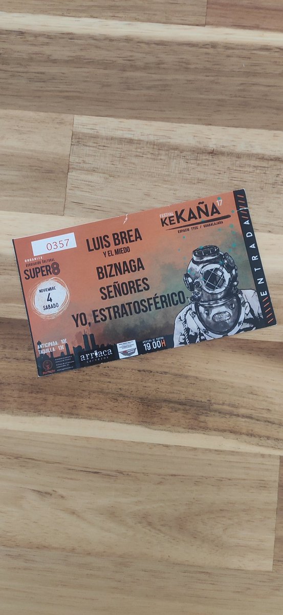 Buscando en mi cajita de los tesoros me encontré con uno de los q guardo con especial cariño 
Tremendo Cartelazo el <a href="/festivalkekana/">Festival Ke Kaña</a> 2017
Recuerdo q me subí al escenario en pleno concierto 😅😂 fue un impulso q no pude evitar 🙈
Se lío!!! 😝🤘