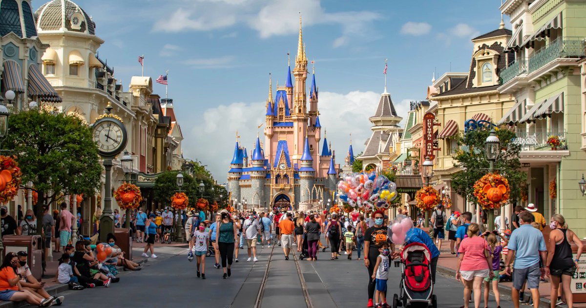 PixfanUk's tweet photo. Man Allegedly Filmed Kids at Disney World With GoPro to Make AI Child Porn Images https://t.co/YduSGNhRiY https://t.co/JIPBGIt1Bm