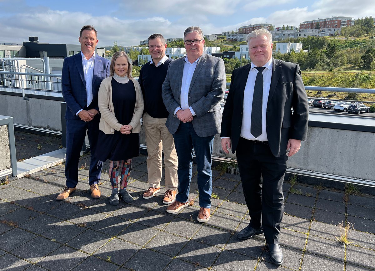Matís (@matisiceland) on Twitter photo 💥 Ánægjuleg heimsókn frá Prince Edward Island í dag! Steven Myers, umhverfis-, orku- og loftslagsráðherra ásamt Norbert Carpenter aðstoðarráðherra litu til okkar og við kynntum rannsóknir okkar og nýsköpunarstarf og skoðuðum mögulega samstarfsfleti og rannsóknartækifæri. 🤝 💥 Ánægjuleg heimsókn frá Prince Edward Island í dag! Steven Myers, umhverfis-, orku- og loftslagsráðherra ásamt Norbert Carpenter aðstoðarráðherra litu til okkar og við kynntum rannsóknir okkar og nýsköpunarstarf og skoðuðum mögulega samstarfsfleti og rannsóknartækifæri. 🤝