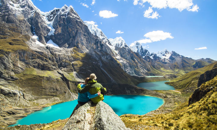 TravelInTheStar's tweet photo. Forget Patagonia... Visit This 💎 in the Andes for Less 🤑 ⛰️ https://t.co/nAZai2pdc7 https://t.co/pZ0SVh6iSr