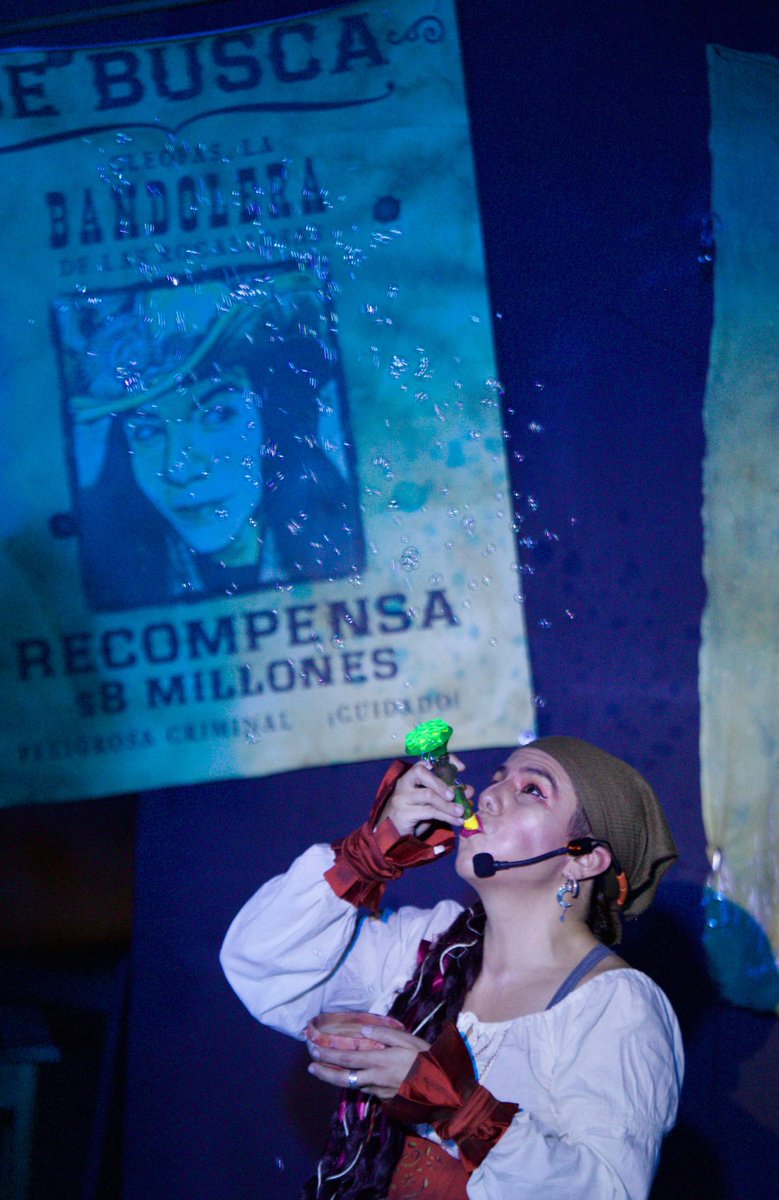 Comunitaria Ciudad de México (@comunitariacdmx) on Twitter photo Cómo parte del Festival Internacional de Cabaret (<a href="/FestivalCabaret/">Festival Int. de Cabaret</a>), se presentó en la <a href="/FAROAzcapo/">FARO Azcapotzalco Xochicalli</a> la puesta en escena “La Bandolera de las Rocallosas” de Gabriela Gallardo, encuentro con distintos pasajes por la vida de quienes habitan el mar.
Secretaría de <a href="/CulturaCiudadMx/">Secretaría de Cultura de la Ciudad de México</a> Cómo parte del Festival Internacional de Cabaret (<a href="/FestivalCabaret/">Festival Int. de Cabaret</a>), se presentó en la <a href="/FAROAzcapo/">FARO Azcapotzalco Xochicalli</a> la puesta en escena “La Bandolera de las Rocallosas” de Gabriela Gallardo, encuentro con distintos pasajes por la vida de quienes habitan el mar.
Secretaría de <a href="/CulturaCiudadMx/">Secretaría de Cultura de la Ciudad de México</a>