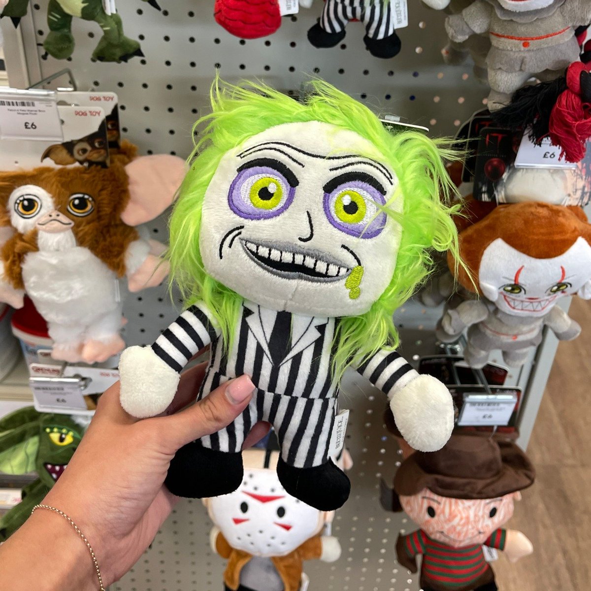 ImperialSPbrist's tweet image. Calling all fans of the frightful! 
Get ready to thrill your pets with these eerie playthings from @PetsatHome️  Save the date - they&apos;re landing in stores on September 7th! 🗓️🐾🥳 
#HorrorPets #SpooktacularFun