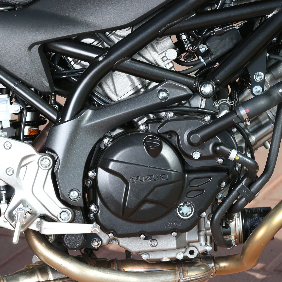 SuzukiBikesUK's tweet image. Fun, reliable and full of character 👊

The infectious V-twin character of the SV650 has been captivating new and experienced riders alike for the last 25 years. 

#SV650 #SuzukiBikes #VTwin