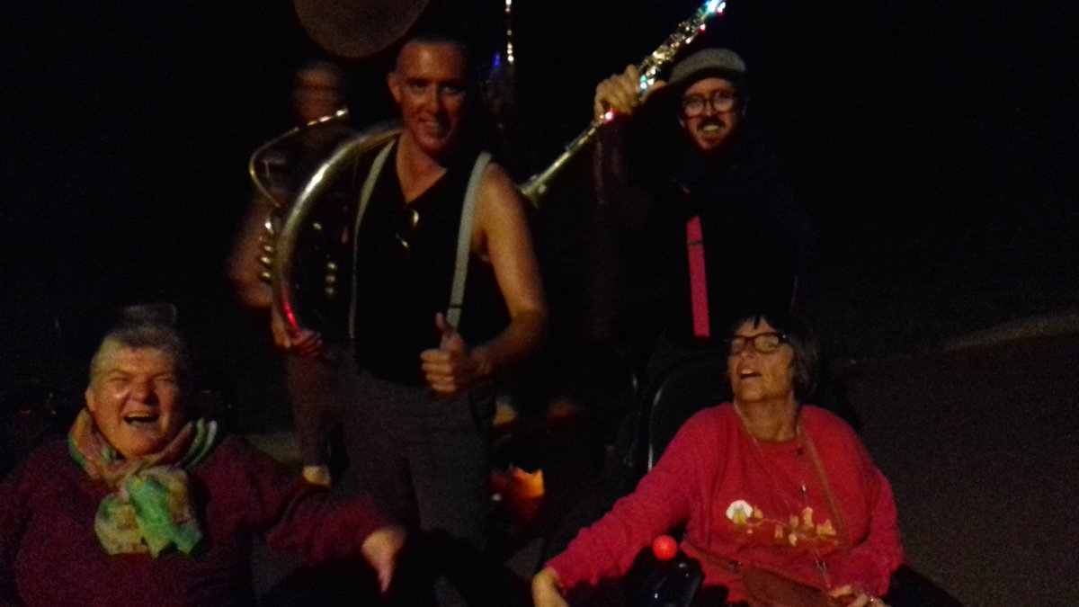 🎉 Sortie de samedi soir

🔥Fest'Ifs, soirée avec fanfare, cirque, feu d'artifice sur Queen 🎆
#APFFrancehandicap
#ifs