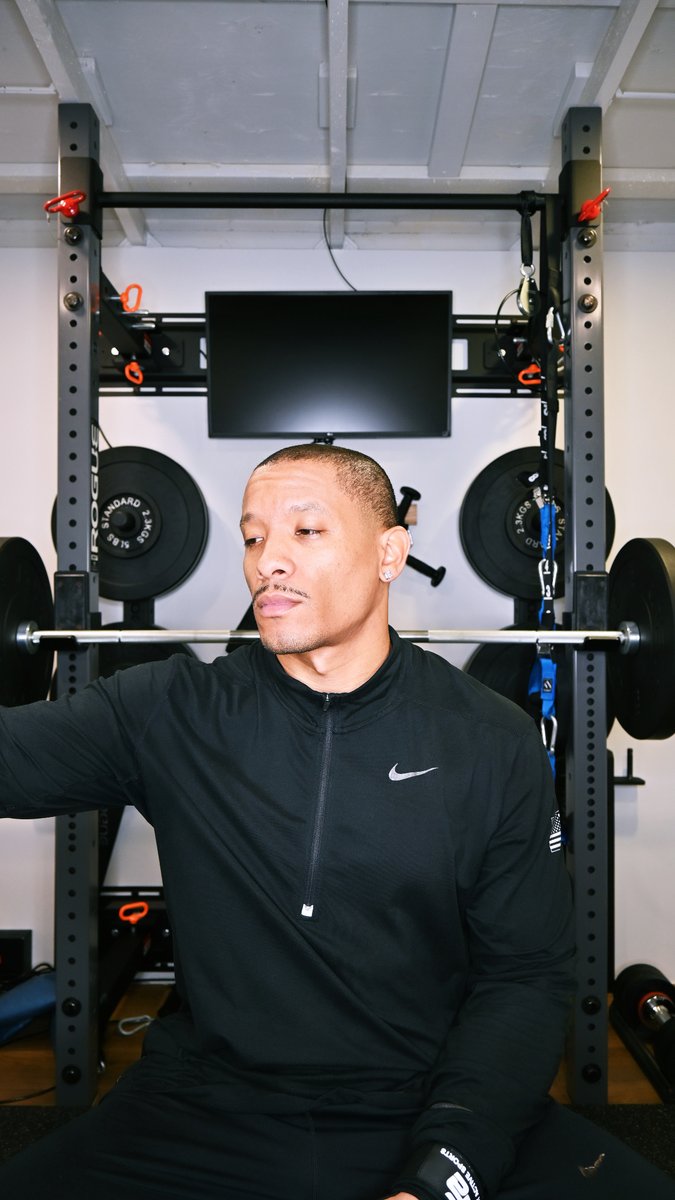 DigitalJack3t's tweet photo. In and out of the lab.  #workout #homegym #homestudio #digitaljack3t #nike #ROGUE https://t.co/191yKRdECp