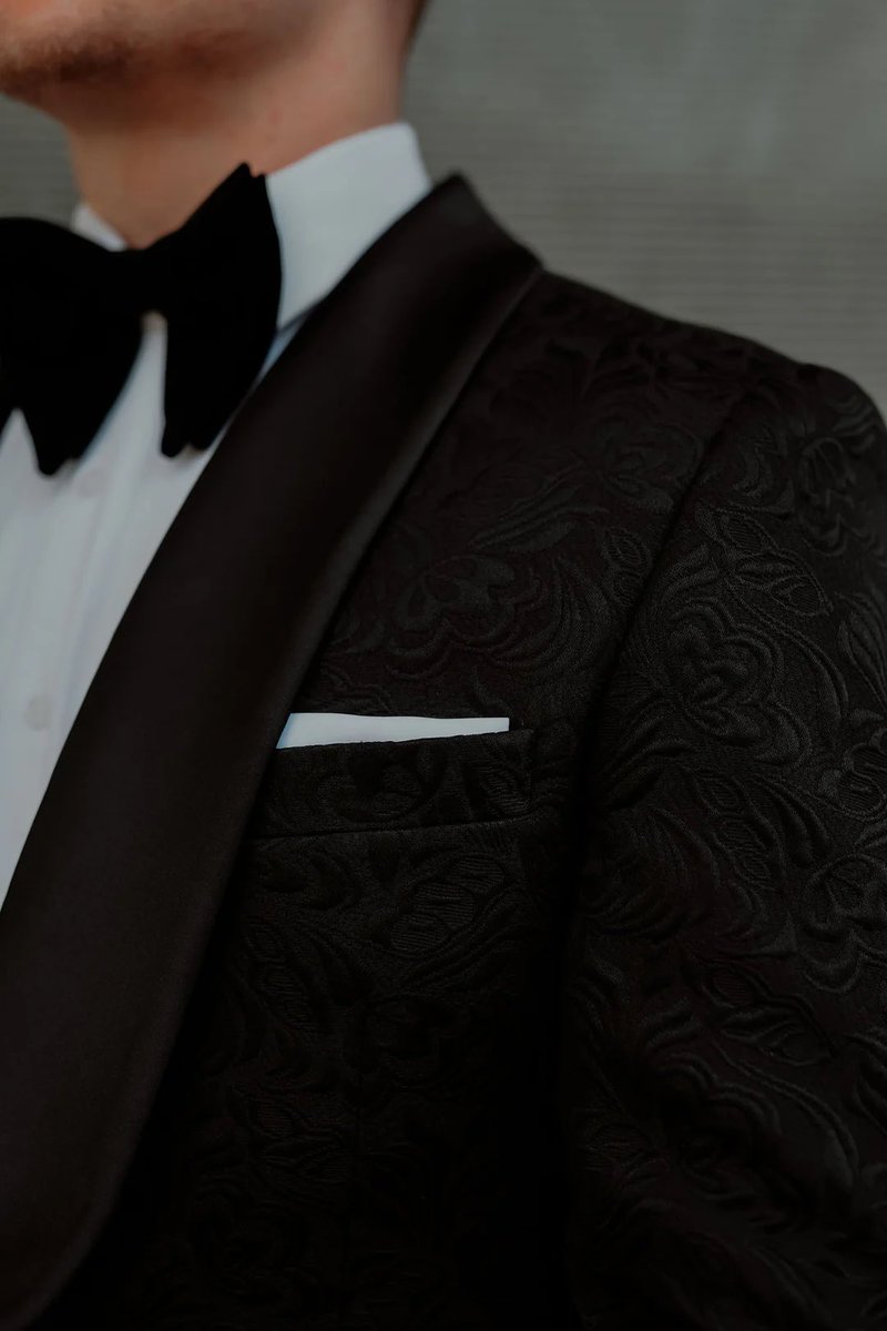 Busanimen's tweet photo. Elevate your matric dance look - we've got the perfect suit for every gentleman
Shop Online at https://t.co/6VdHoQbl2a 
For Consultations:
Tel 1 087-188-3378
WhatsApp | 071-172-0423
Book Appointment | Link in Bio
#busanimen #MatricDance #MatricFarewell #FormalWear #MatricStyle https://t.co/o10U43los5