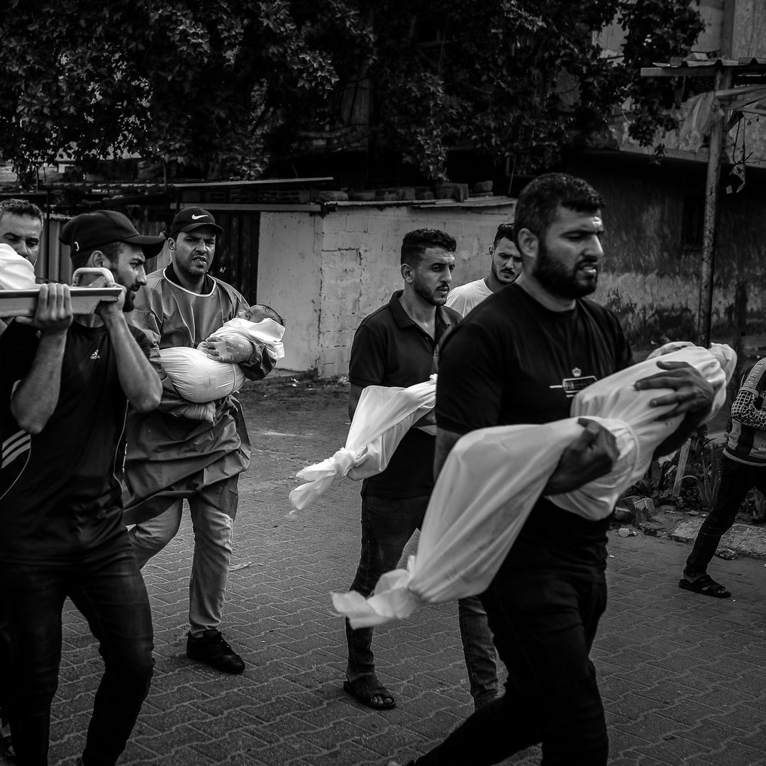 ولا مرة
كان أي منهم رقمًا،
كان لكلٍ منهم
بيت وقصة وعائلة وحلم وذاكرة
وقَلب.