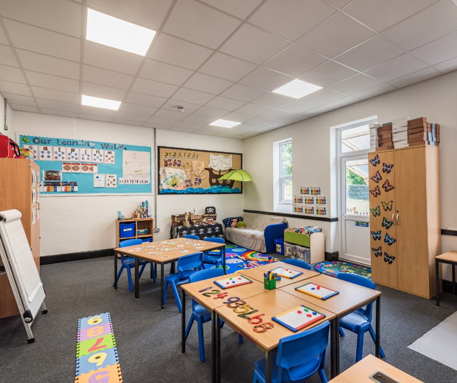 optionsautism's tweet photo. Options Autism’s Managing Director, Emma Sanderson, is going back to the classroom this week – spending time as a Teaching Assistant at Mountfield Heath School 🏫👩‍🏫 Today she has her #induction and is getting to know #classes and #pupils. Good luck, Emma!

#backtoschool https://t.co/Qdnf08KTly