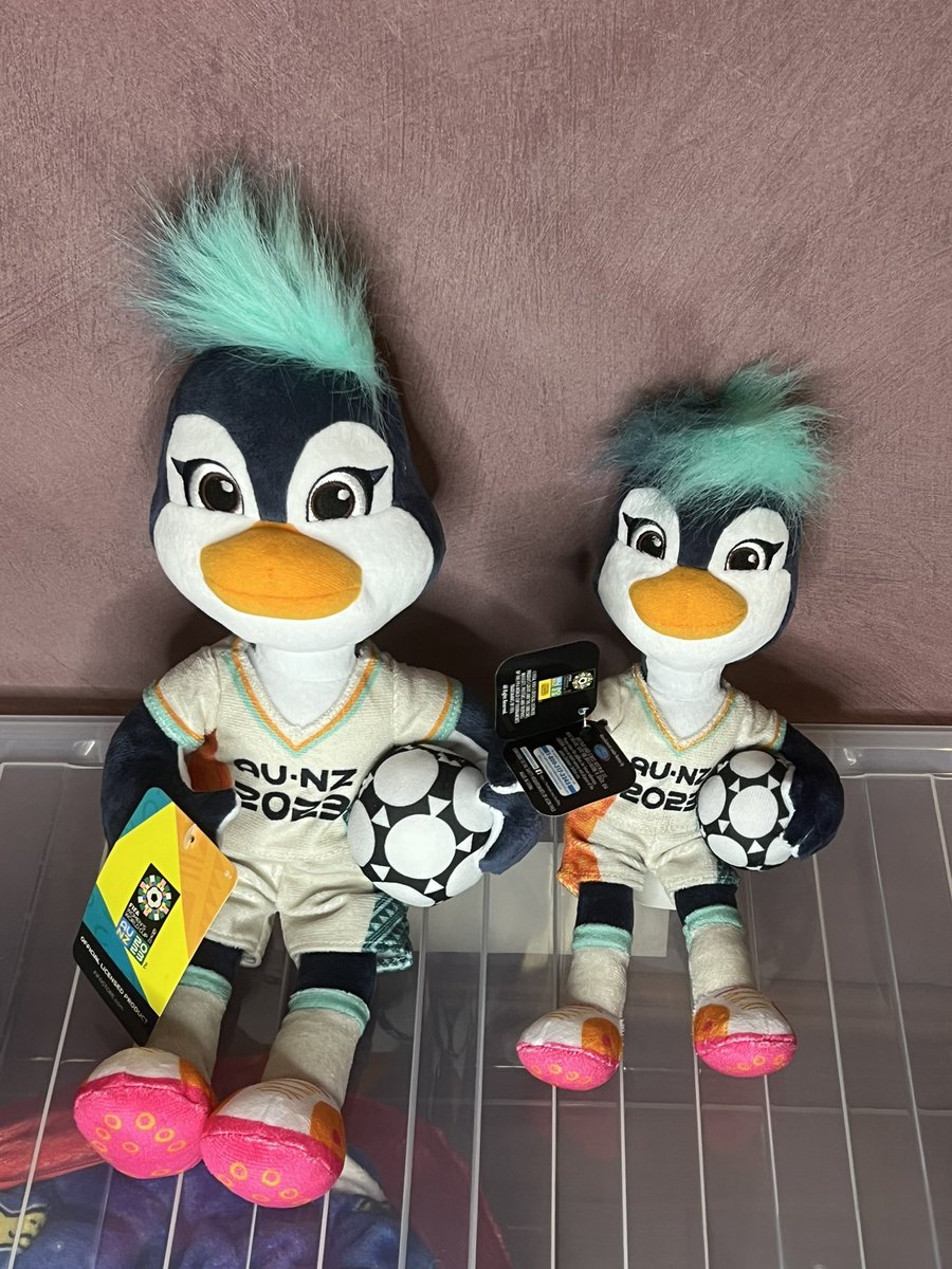kevantan_11's tweet image. Here are the FIFA Women’s World Cup 2023 merch that I got from the FIFA Store and other stores.

#FIFAWWC #FIFAWWC2023 #WWc #FIFA #BeyondGreatness #fifawomensworldcup #WomensFootball #football #AUNZ23 #tazuni #mascot #fifastore #mascotplush #headwear #tazuniplush #scarf #keyring
