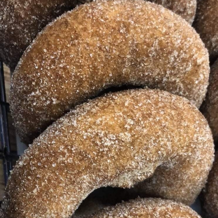 DippinDonutsCNY's tweet photo. The Temperature has dropped and all of your favorite Dippin Fall 🍁 flavors are fresh and ready at Dippin Donuts, Rome NY! Stop in this morning and grab your favorite flavored Coffee and Donut combo. https://t.co/xdGAWog65P