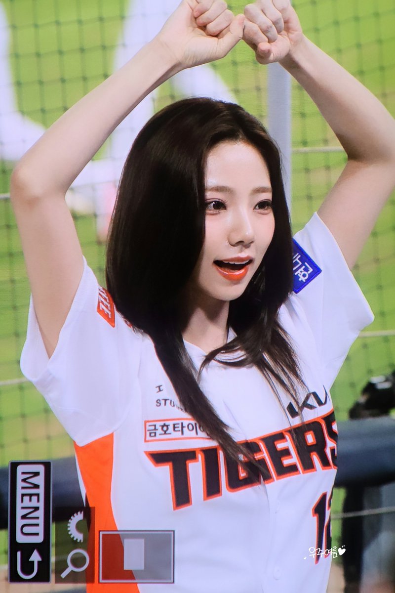 240903

⚾️⚾️⚾️💃

#우주소녀 #WJSN
#여름 #이여름 #YEOREUM