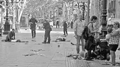 ‼️ÚLTIMA HORA | <a href="/XCatalunya/">XCatalunya.cat</a>

👮🏻 La <a href="/guardiacivil/">Guardia Civil</a> torna a demanar destruir proves dels atemptats islamistes del #17A

❌ Per què tanta urgència en eliminar evidències?

❓Què amaguen darrere d'aquesta insistència?

❗És hora que la veritat surti a la llum! <a href="/JACS_JaumeACS/">Jaume Alonso-Cuevillas i Sayrol (JACS)</a>