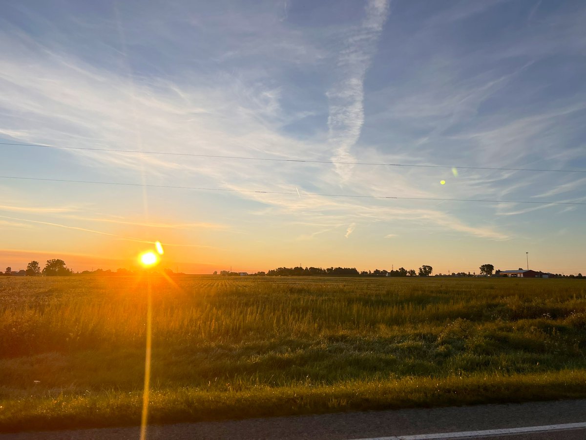 zach_harig's tweet image. A great day for a great day! Let’s do this. #ShortWeek