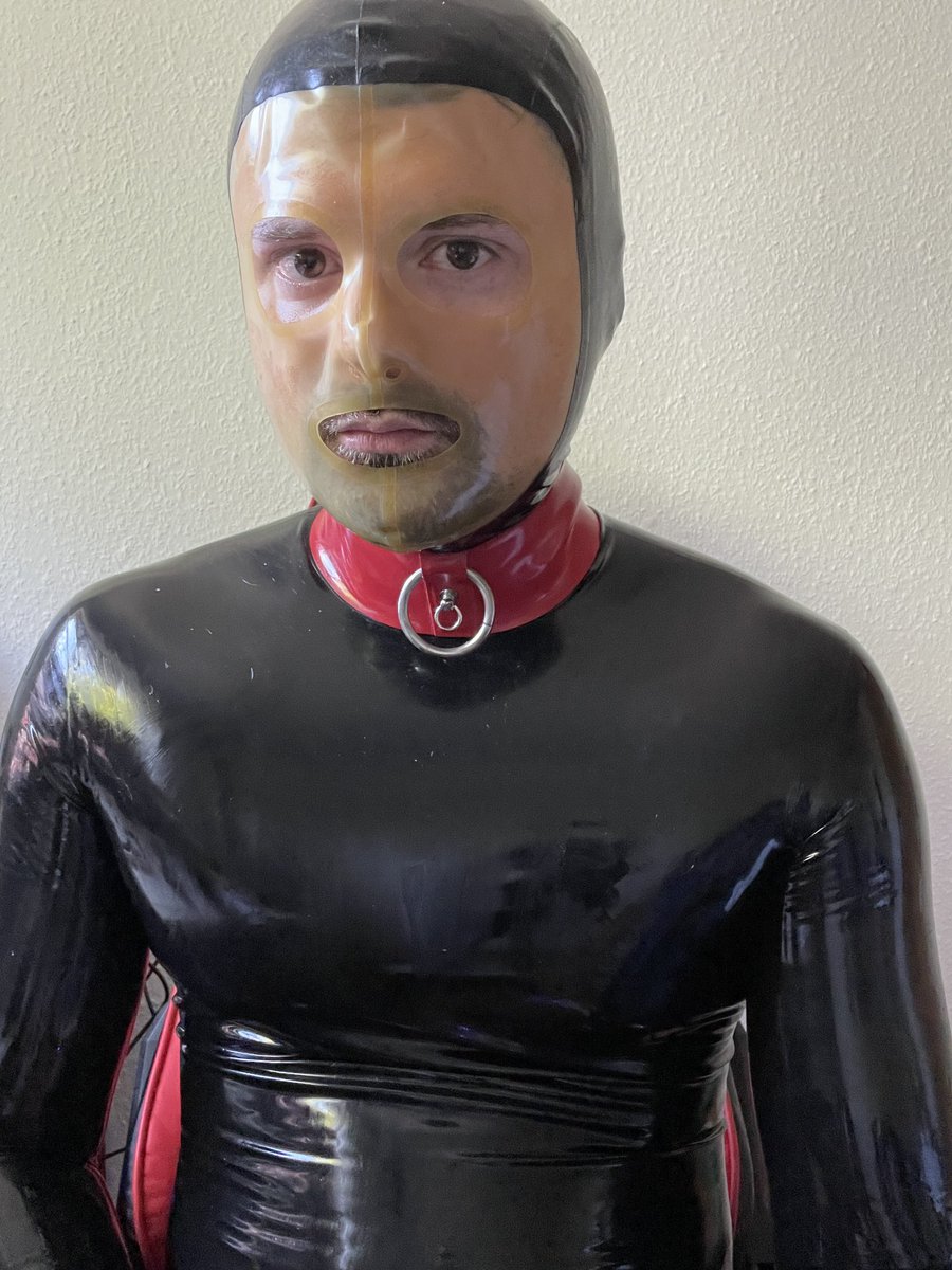 LatexAelex88's tweet photo. Am Wochenende ein paar nette Bilder gemacht.😁 #latex #rubber #gummi #catsuit https://t.co/pBRkSeWJWn