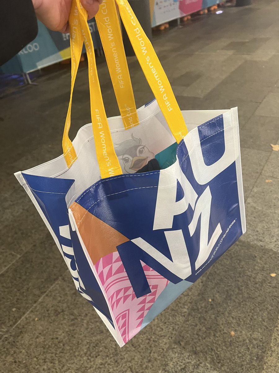 kevantan_11's tweet image. When I first got some stuff at the FIFA store at the Fan Festival, the vendor retailer randomly gave me the reusable bag with Tazuni on it

#FIFAWWC #FIFAWWC2023 #WWC #WWC2023 #FIFA #BeyondGreatness #AUNZ23 #australia #newzealand #tazuni #mascot #fifastore #mascotplush #headwear