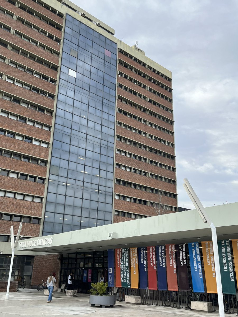 #Ahora #FCien ¡Arrancamos las Jornadas de puertas abiertas!

👉Experiencia lúdica y educativa de acercamiento a la ciencia

Entrada libre para quienes quieran pasar a conocer la FCien 💚 

Hoy y mañana de 8 a 17

Cupos agotados para grupos de +8 personas ¡Gracias por anotarse!