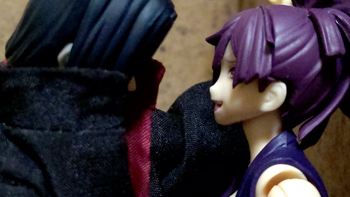 otQtkDatCZEhgOk's tweet photo. s.h.figuartsのうちはイタチが発売されたことで月読ごっこができるようになって、好きな可動フィギュアで月読が楽しめるようになった！こんな感じであっという間に壁に追いつめられて目があった瞬間に…みたいなシチュ https://t.co/WKclrnVq1h