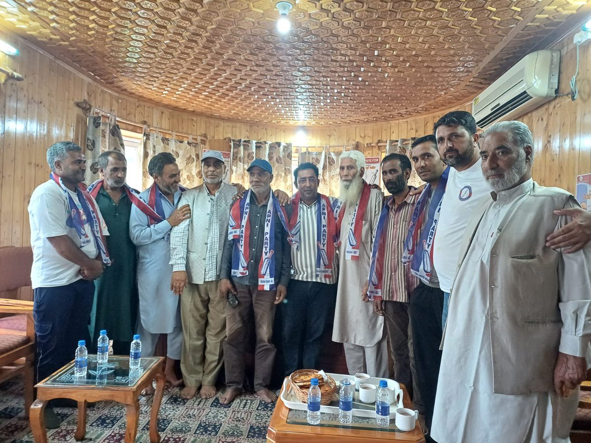 Ashraf__Mir's tweet image. Delighted to welcome our new members to the Jammu and Kashmir Apni Party. Their dedication and vision will undoubtedly bolster our mission to advance inclusive growth and stability in J&K. Together, we are committed to shaping a prosperous future for all. #JKApniParty…