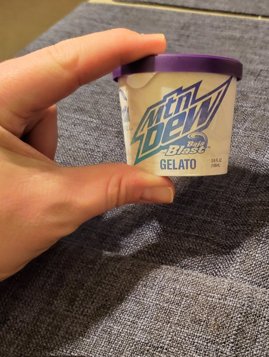 DatDudeWeeji's tweet photo. Incredibly disappointed in @tacobell at the moment! You made a huge deal about this Baja Blast Gelato coming out and THIS is the size you're selling for $4?!?! What an absolute scam!!! https://t.co/X0lxTdPBUf