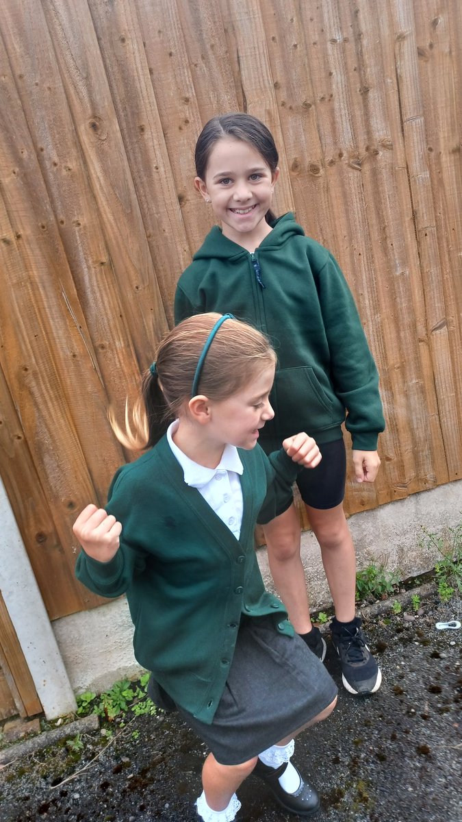 Back to school.....go and smash year 5 and year 1 girls 💪🏻💪🏻

Your definitely ready to go back but I'm going to miss hanging out with you 💚💚

<a href="/GraemeBrownlfc/">GB</a> xx