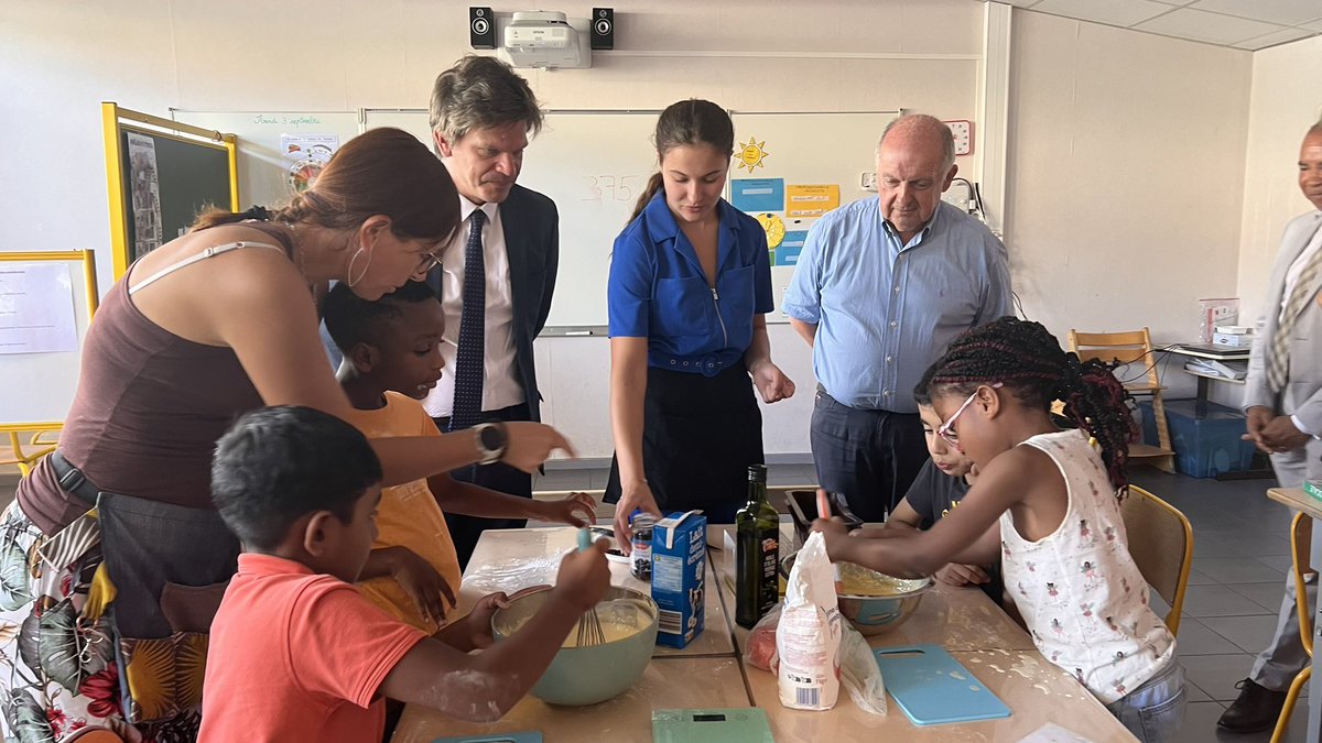 AcAixMarseille's tweet photo. #Rentrée2024 les visites du recteur Benoit Delaunay se poursuivent dans les Hautes-Alpes en présence du @Préfet05,
#CD05, @dsden05, maires de la Bâtie Neuve et de Gap. Temps d’échanges avec l’équipe éducative école Fontreyne et collège Simone Veil #ecoleinclusive
Projet #NEFE https://t.co/fCchq5NC1y
