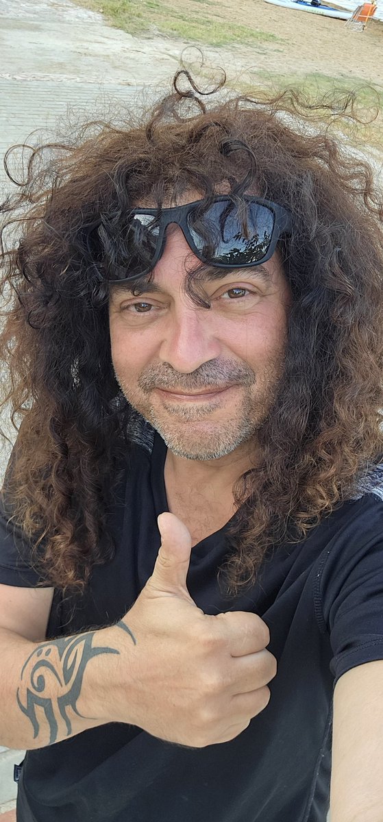 petergraigs's tweet photo. Greetings rockers 🎸🎵
" Pretending summer didn’t end and I’m still on vacation mode... #SeptemberMotivation #FallVibes" https://t.co/yHqYd3tIbu