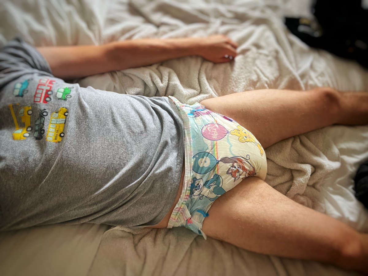 Patiently waiting for <a href="/PaddedTyro/">Padded Tyro</a> to give me a change. He’s such a helpful little bro 🥰
