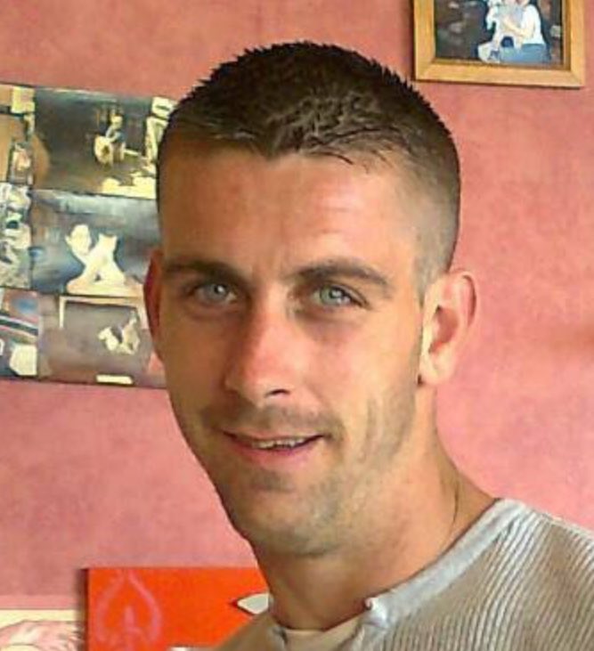 JeanMessiha's tweet image. ⚠️ DERNIÈRE MINJTE ⚠️

L’ordure qui a mis le feu à l’église de l’Immaculée Conception de Saint Omer est désormais connue.

Il s’appelle Joël Vigoureux et a déjà mis le feu à une quinzaine d'églises.

Il a été condamné 25 fois et a récidivé le jour même de sa dernière sortie de…