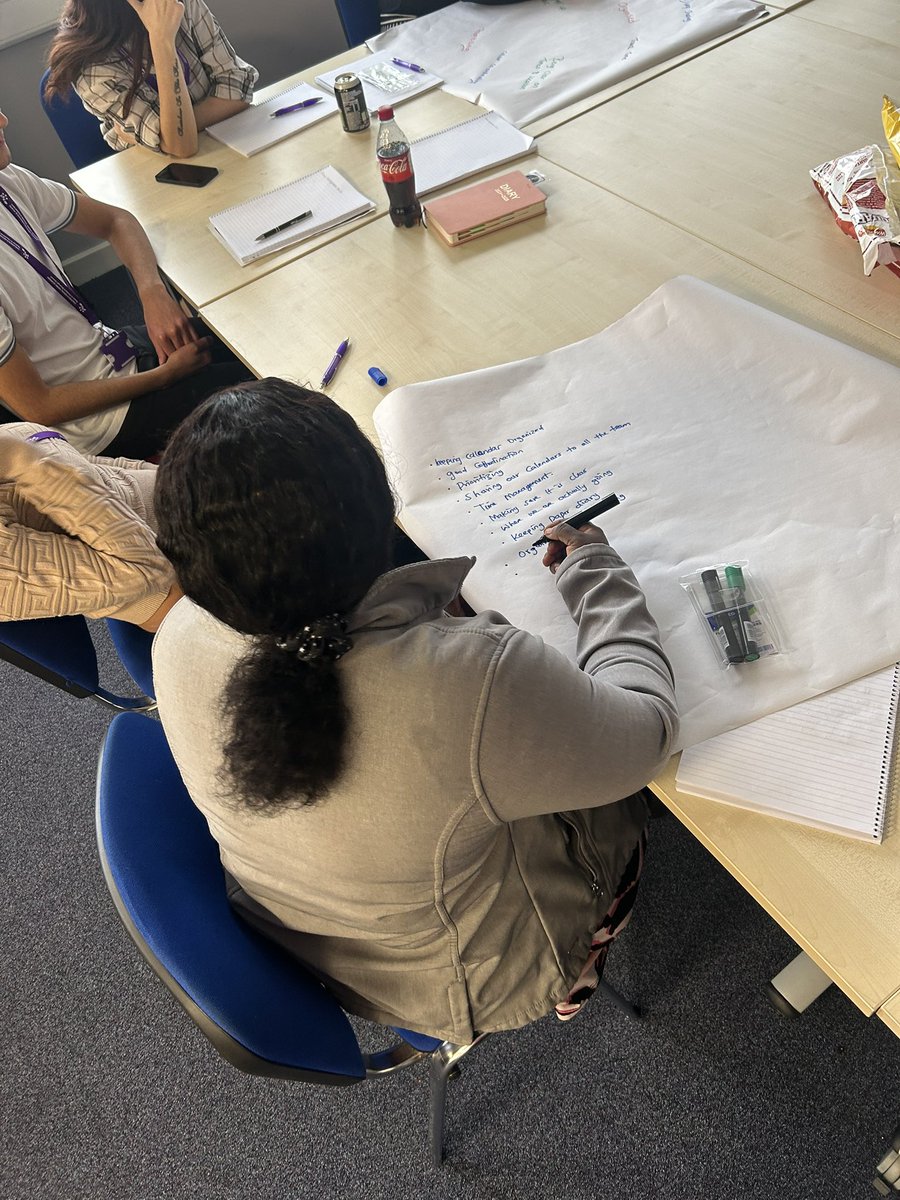 CSWARedcar tweet media