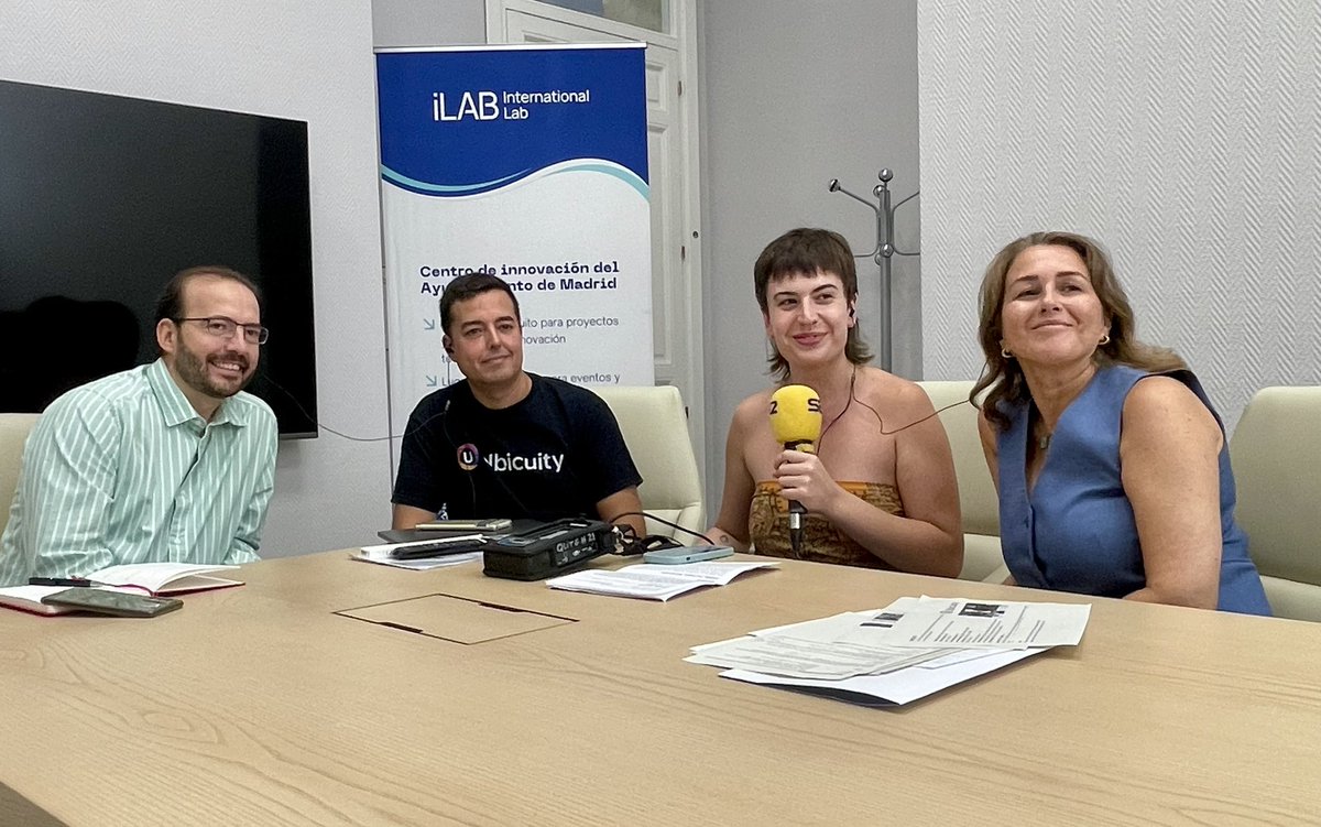 madridinnova's tweet photo. Hoy ha visitado el programa @HoyxHoyMadrid de @La_SER al #EcosistemaMI en @iLABMadrid 📡

Estefanía Morales, subdirectora de Innovación, nos ha contado sobre el día a día en los centros de #MadridInnovation y la fuerte apuesta desde el Ayuntamiento de @MADRID por la innovación 💡 https://t.co/uJzBT5m28w