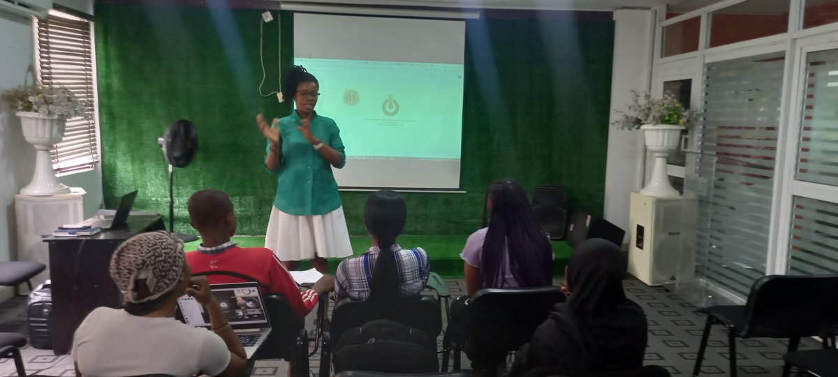 Dl4AllCds_Lagos's tweet photo. On 02/09/24 we had a physical training with the YNEET's
In line with the @onthejob_ng program structured for "Youths not in Employment, Education or Training"
Ass.mentorship team lead @Hundeyinfm was the trainer for the event.
#itsUp2Youth
#DigitalOnboardersCDS
@MindThe_GapNG https://t.co/qXE9aNSpFL