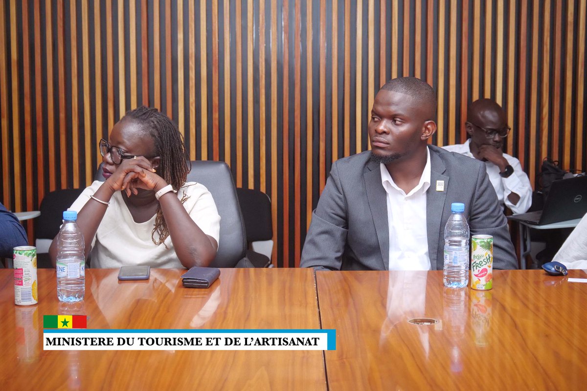 MinCult_Tourism's tweet photo. 3/3 Le Ministre @M_DIAO221 a assuré que les volets relevant du secteur de son Dpt seront mis en œuvre pour offrir un séjour de qualité à tous les profils de participants avec des expériences riches & variées @TourismeSenegal #COJOJ #Dakar2026 #Fopits https://t.co/foy2bfHE0L