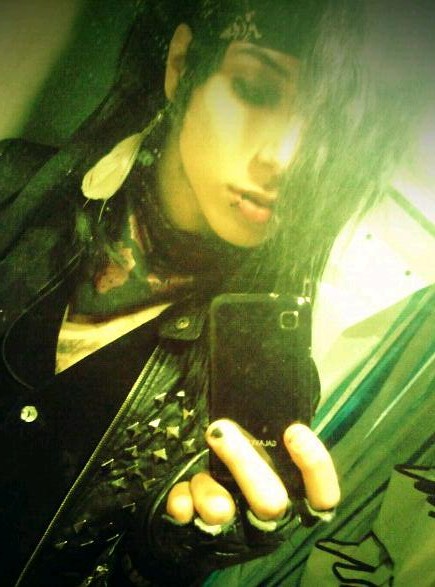StephBiersack90's tweet photo. #andybiersack #andysixx #andy6 #blackveilbrides #bvb https://t.co/TxmtBBcIl0