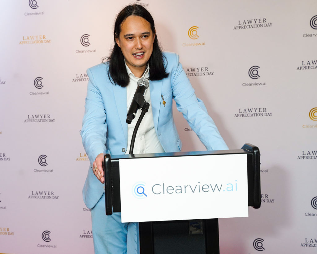Iam_Vjay's tweet photo. Clearview AI hit with its largest GDPR fine yet as Dutch regulator considers holding execs personally liable https://t.co/9rWZteFX6l https://t.co/LYv8gx6tXc