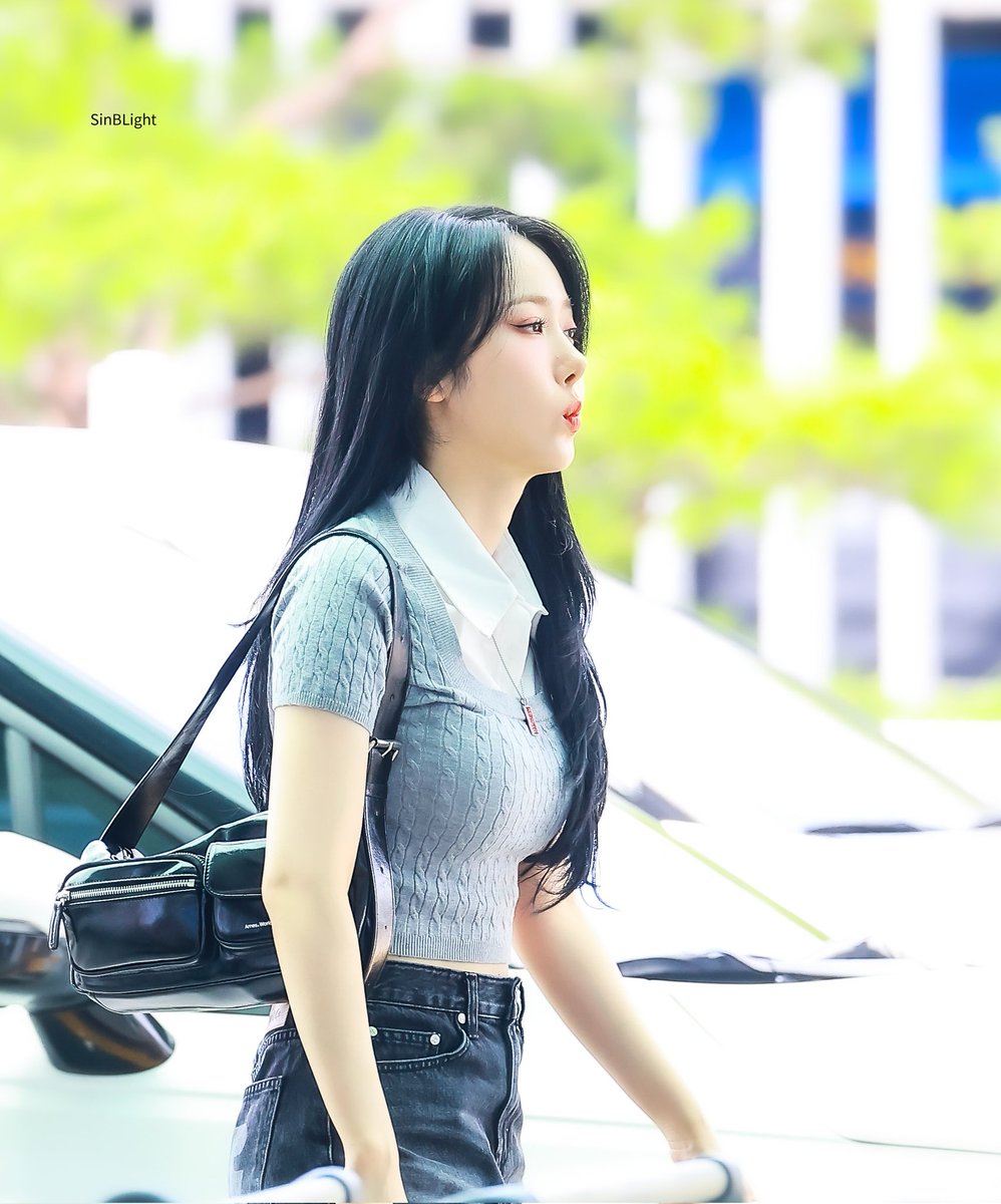 240823 인천 출국1

신비(#신비 )(#SINB )
#비비지  #VIVIZ 

가을도 신비로 물들기🩵