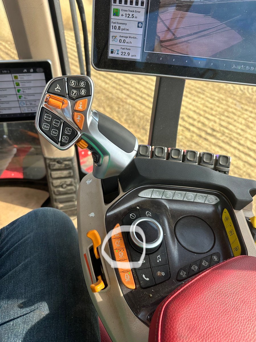 jacestrand22's tweet photo. @camallam @AllamFarmer Have you tried it when all three lights are on? https://t.co/06woX4dAxf