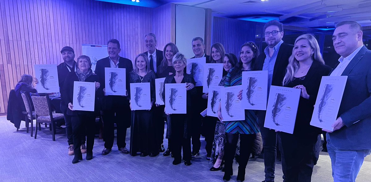 expolagos's tweet photo. Gran noche inaugural de @expolagos entrega de reconocimientos a grandes partners que nos acompañaron siempre. https://t.co/q5NI233ARP
